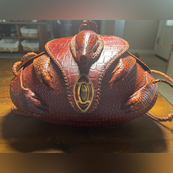 1940s Vintage Armadillo Taxidermy Purse/Handbag - Picture 3 of 8
